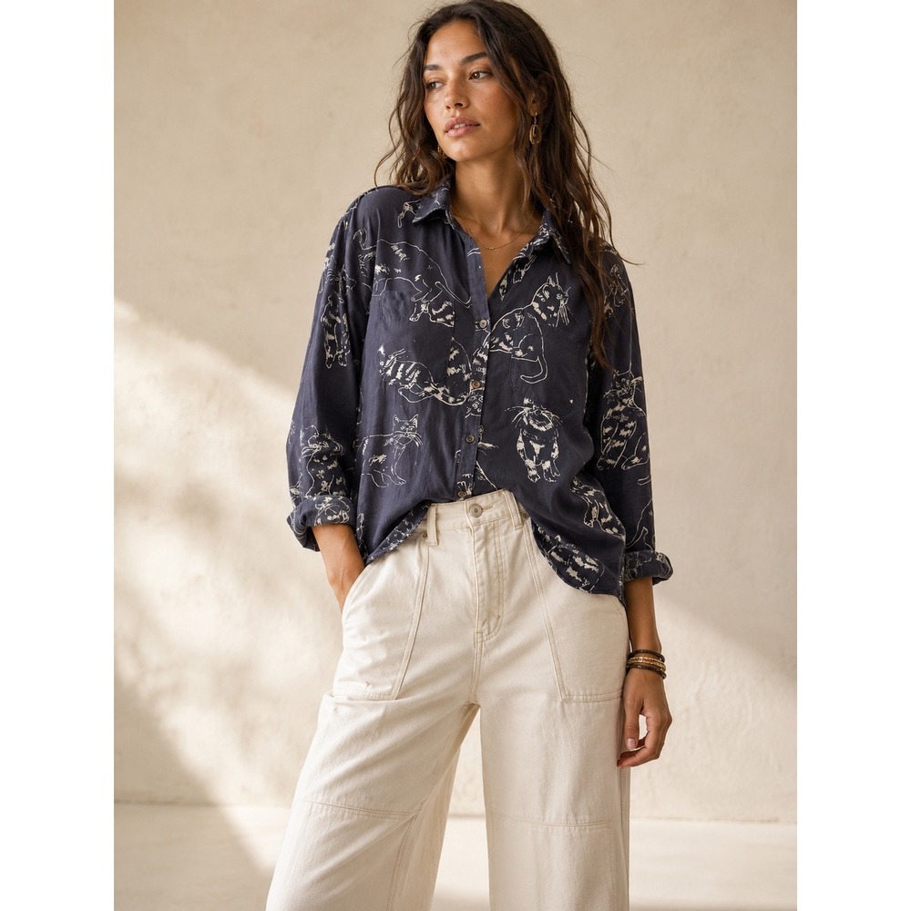 Urban Outfitters Cat Print Button Down Shirt‎ Navy Grey Viscose Long Sleeve XS